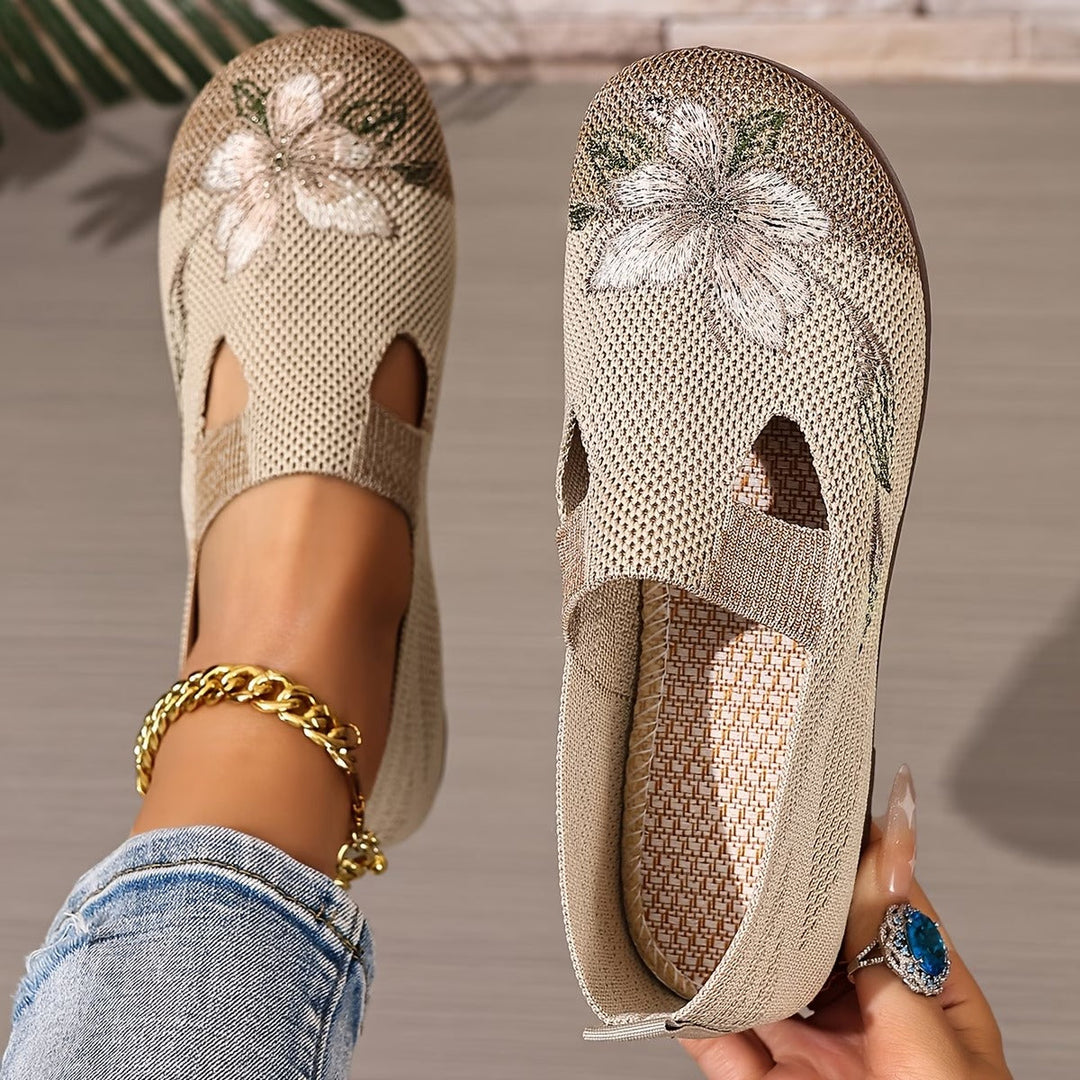 Chic Embroidered Women's Breathable Shoes