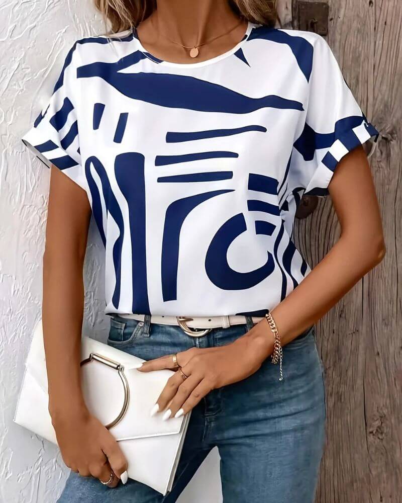 Carina – Chic Summer Blouse for a Trendy Look
