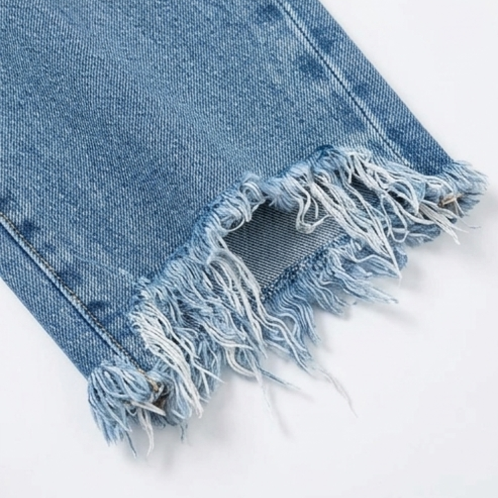 Vivara™ – Vintage-Inspired Cropped Straight Leg Jeans with Fringe