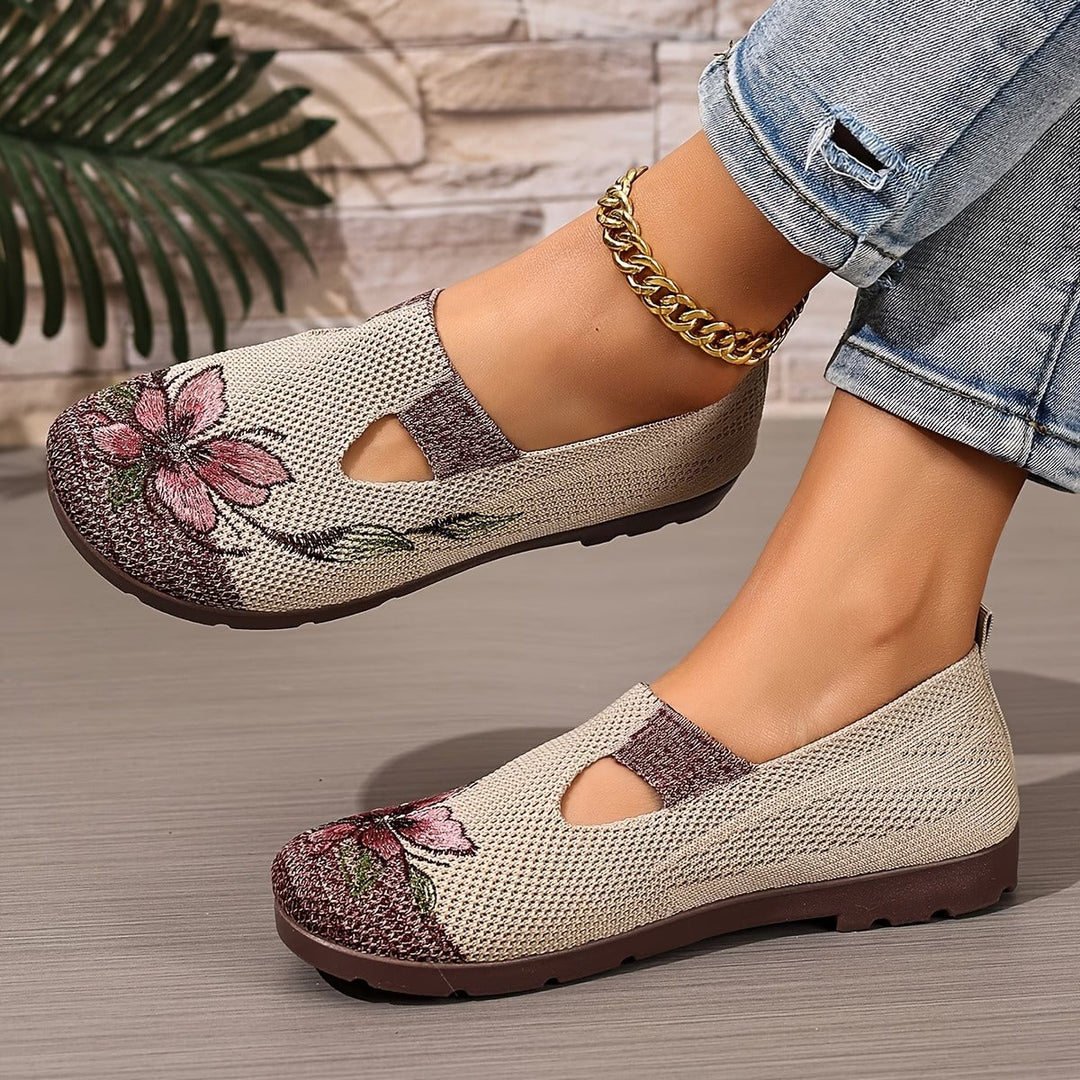 Chic Embroidered Women's Breathable Shoes