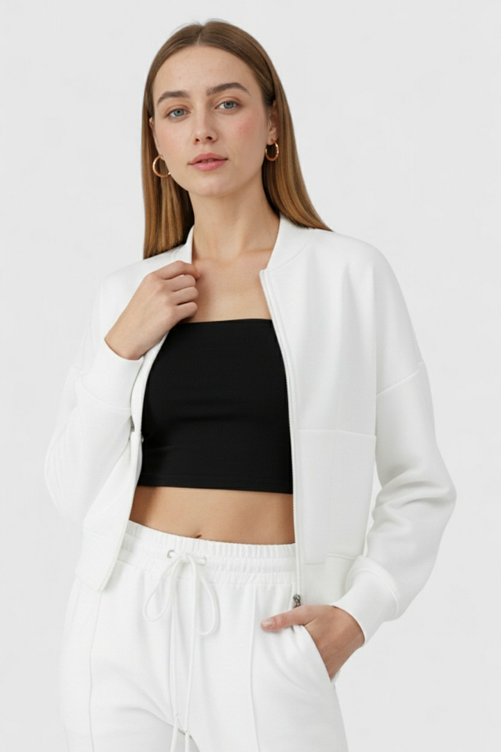 Serena | Casual Chic White Lounge Set with Modern Zipper Details - Lumina